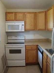 5th image of 645 NE 121st St APT 406