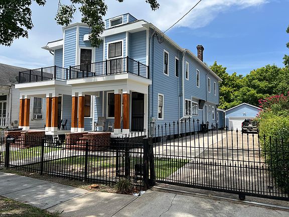 2nd image of 2320 Marengo St #2320