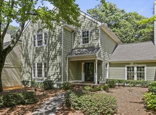 16 Vernon Glen Ct, Sandy Springs, GA 30338