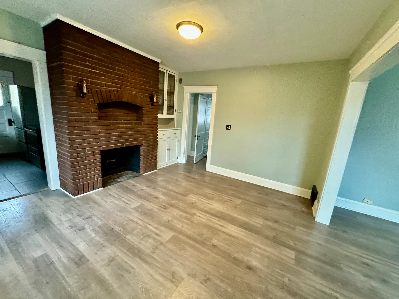 1595 Mars Ave — Photo 4