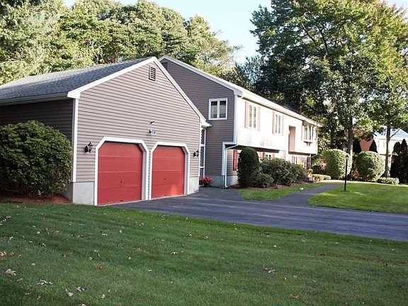 3rd image of 119 Clover Ln