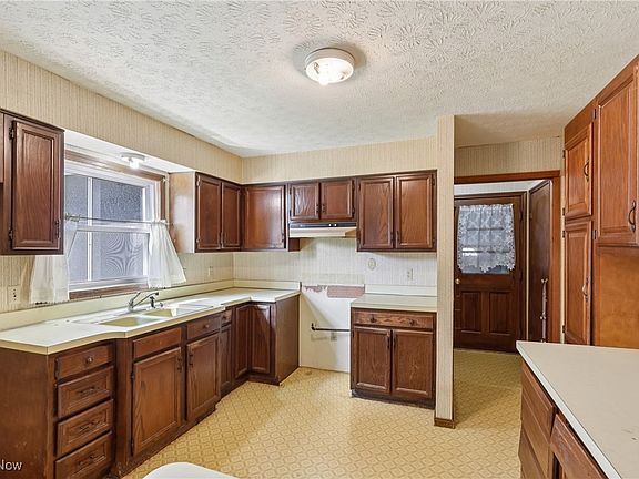 2nd image of 315 Melody Ln