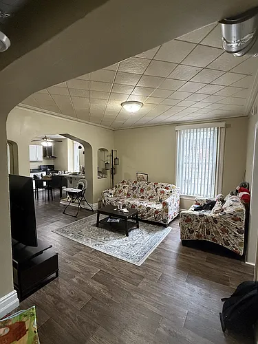 289 Charles Ave #1 Photo 1