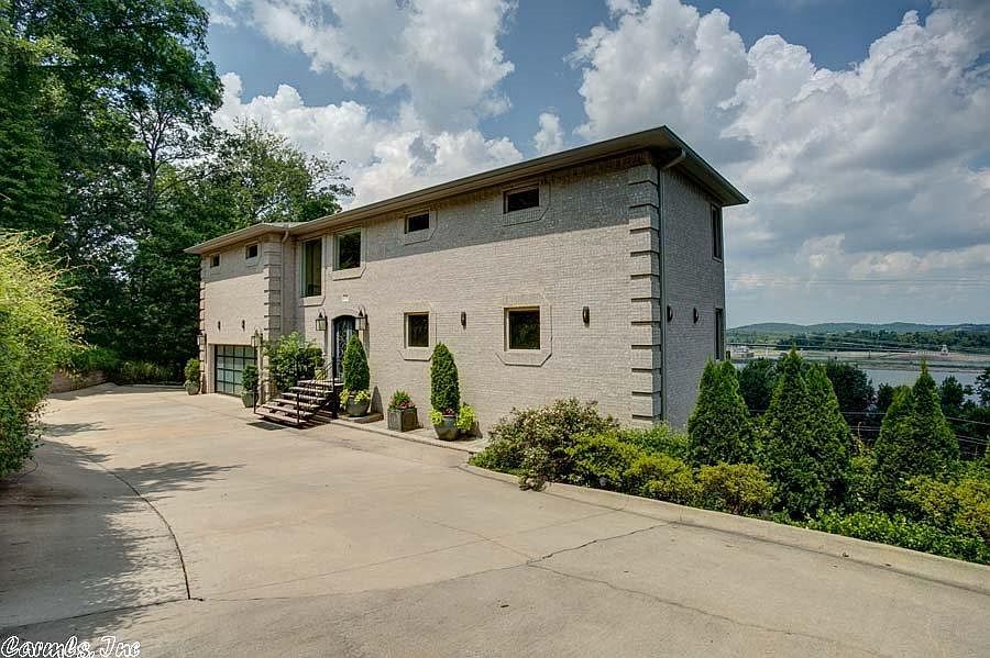 1st image of 120 Overlook Dr