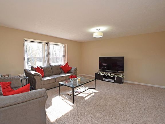 3rd image of 848 S Woodlyn Dr