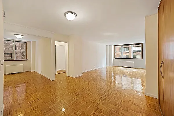 Rented by RELO REDAC INC. | media 16