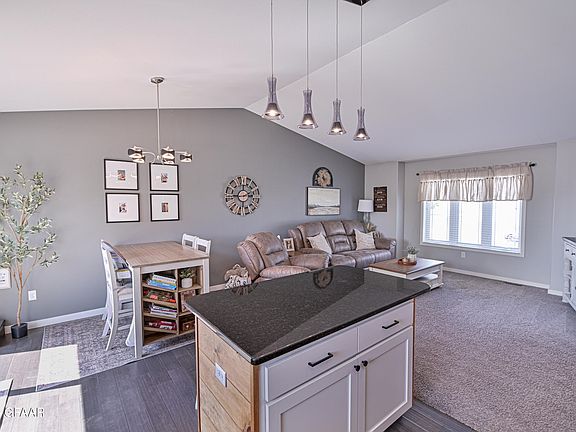 3rd image of 5583 Madison Cir