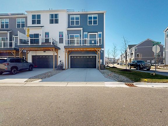 2nd image of 2877 Rayfield Ave