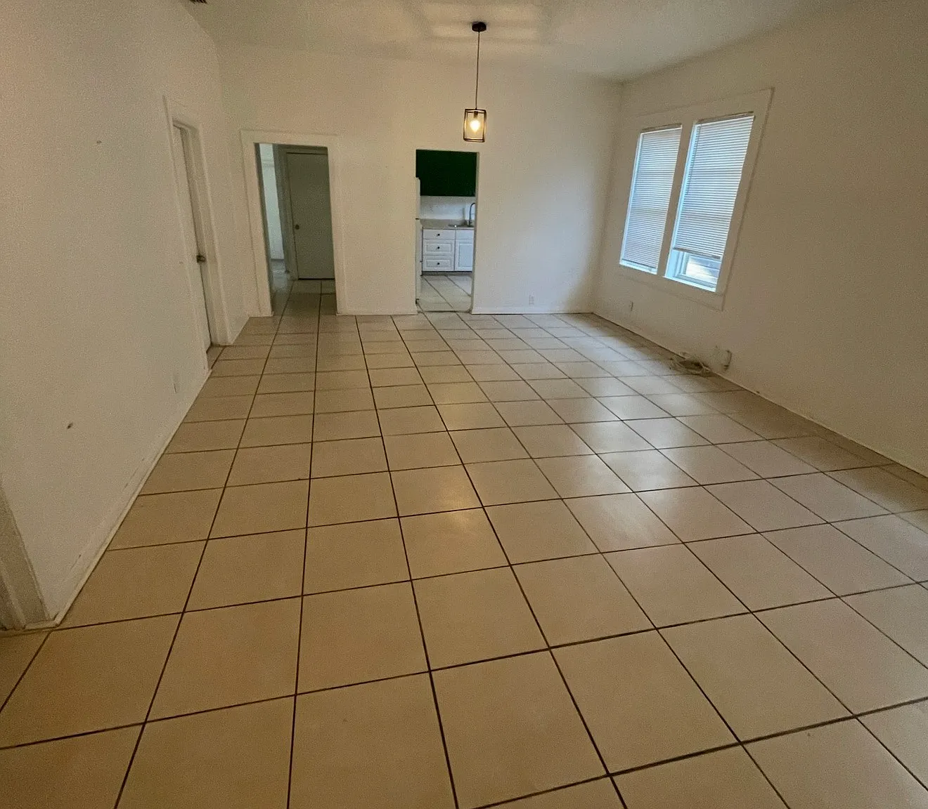 3 bed, 1198 sqft, $1,990 — Photo 2