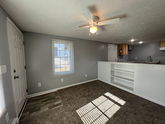 5th image of 2218C Murchison Rd