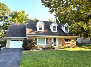 2283 Bellevue Pl, Northbrook, IL 60062