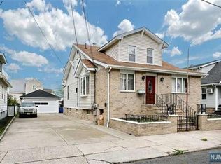 9 N 16th St, Prospect Park, NJ 07508