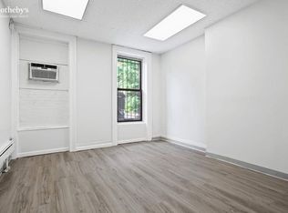 524 W 46th St #2, New York, NY 10036