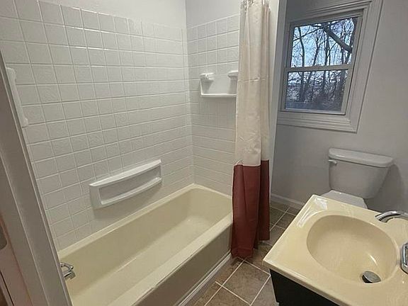 3rd image of 118 Jacob Dr