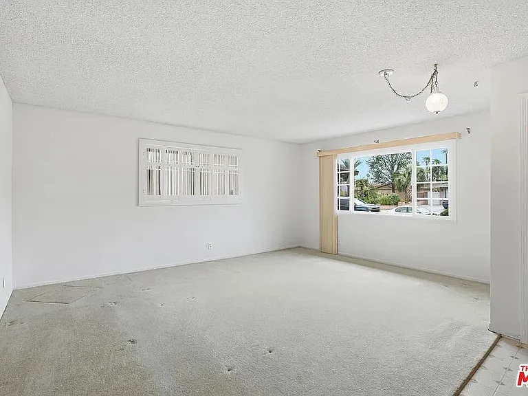 6701 Neddy Ave — Photo 2