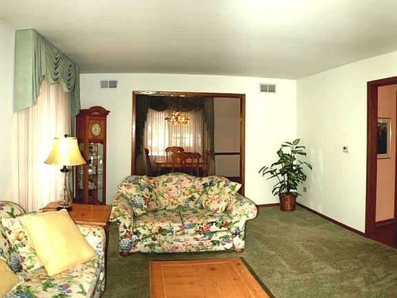 5th image of 8784 Butterfield Ln