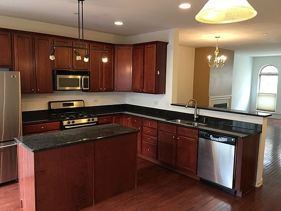 5th image of 103 Narragansett Ct #1