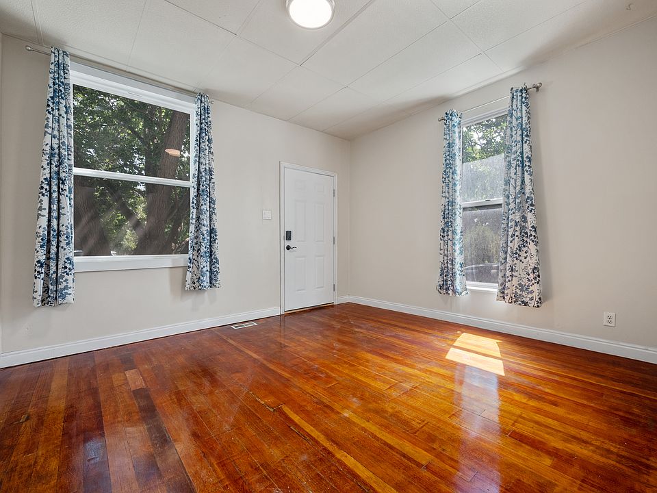 1st image of 1145 E Kensington Ave #1145