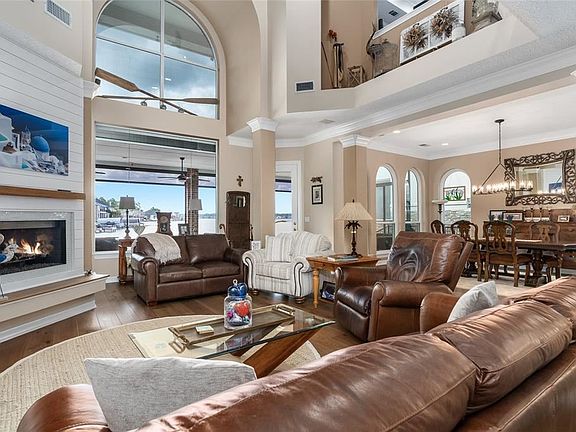4th image of 3905 Northshore Dr