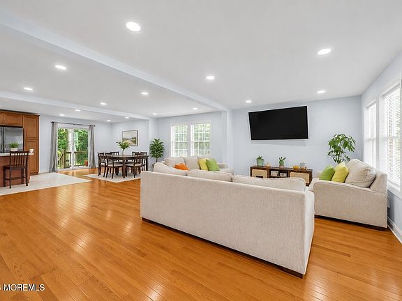 5th image of 38 E Sunset Avenue E