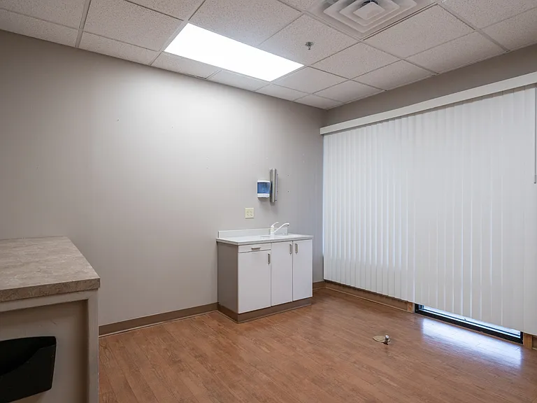 3327 W Capital Ave — Photo 10