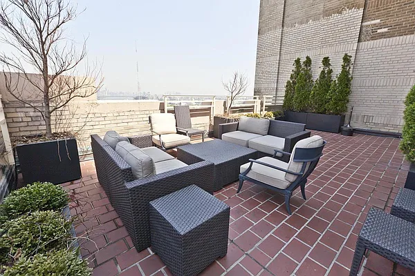 Rented by Evans Real Estate | media 13