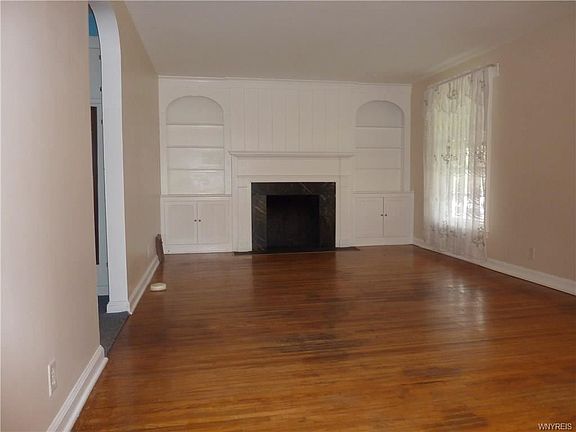 3rd image of 1725 Kensington Ave