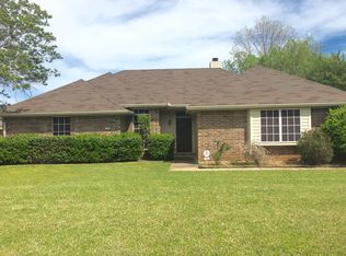 137 Robin Ln, Bossier City, LA 71111