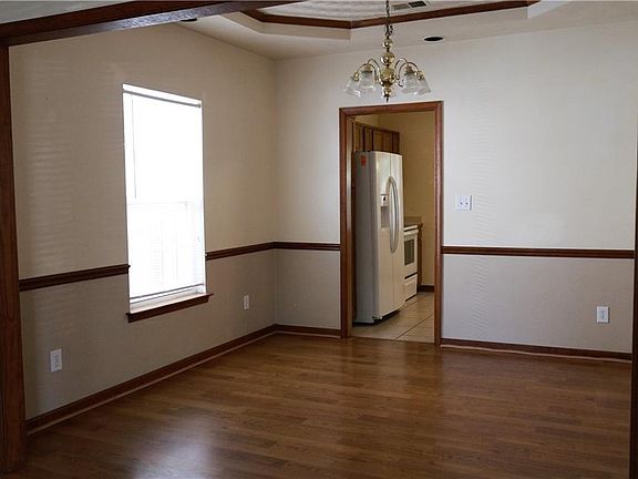 3rd image of 534 Windward Dr