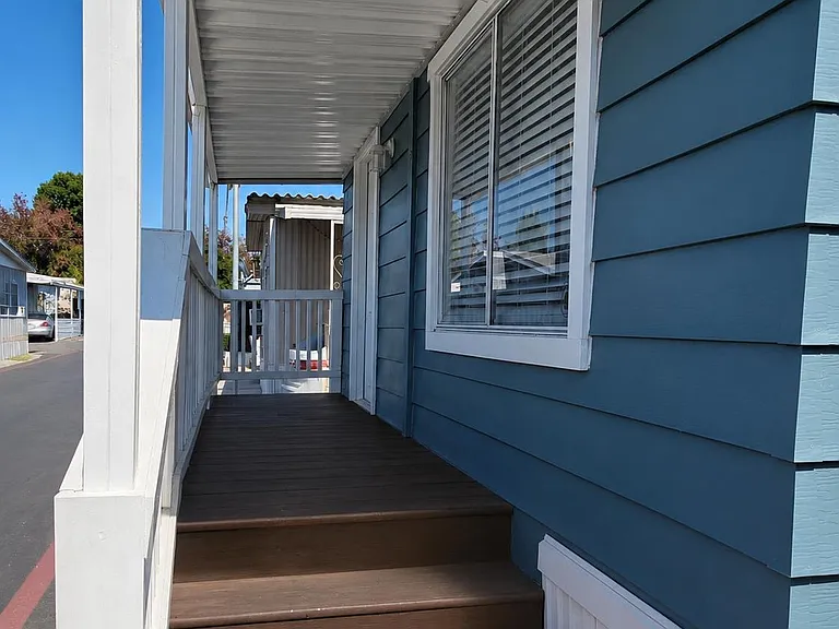 65 Sylvia St — Photo 4