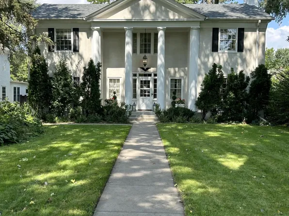 1811 Summit Ave, Saint Paul, MN 55105
