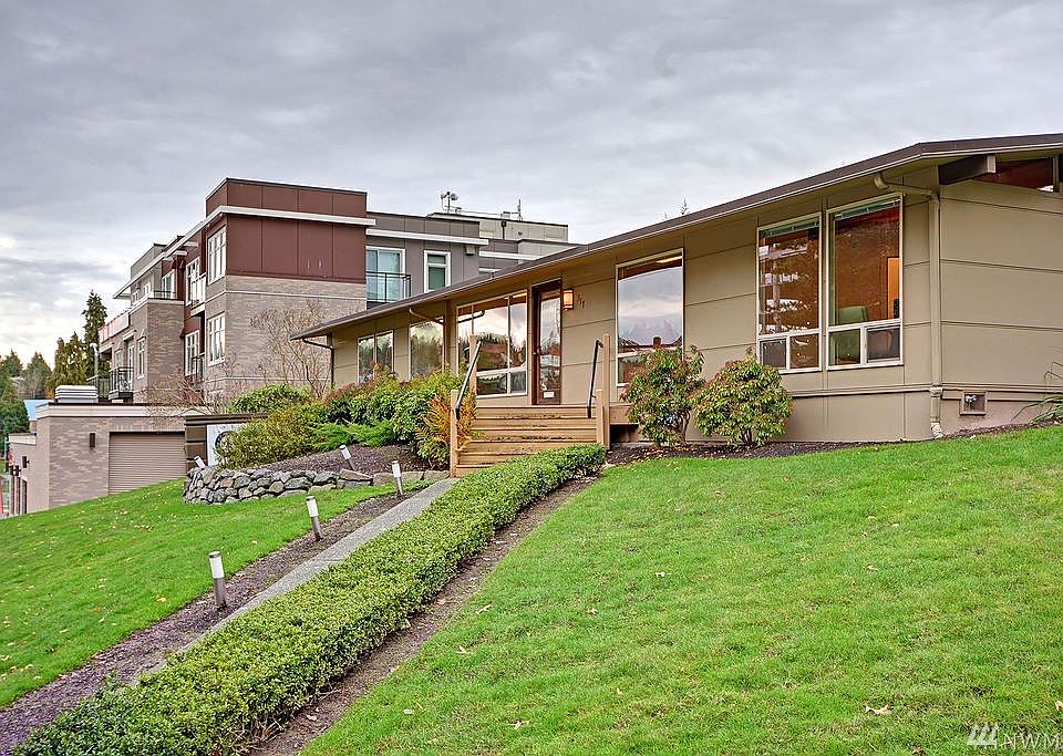 1st image of 317 4th St