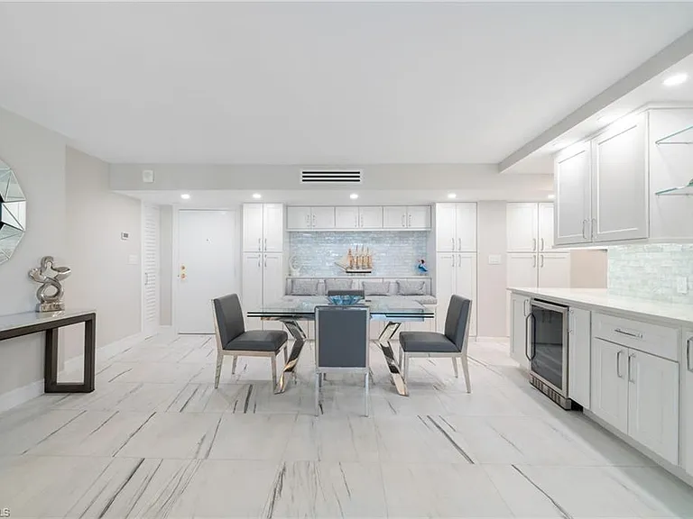 4001 Gulf Shore Blvd N #702 — Photo 9