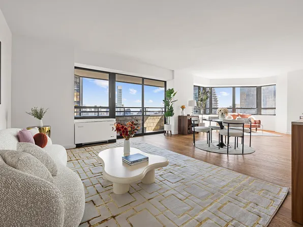 240 East 47th Street 37C image 2 of 18
