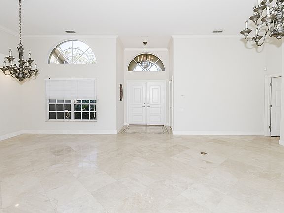 4th image of 273 Monterey Dr