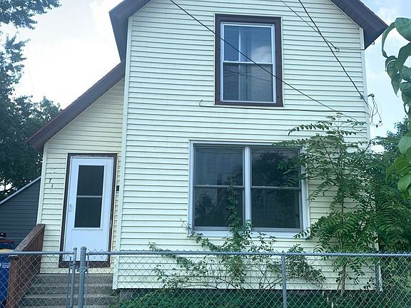 3rd image of 718 Crosby St NW
