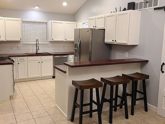 4th image of 4837 Danielle Ct