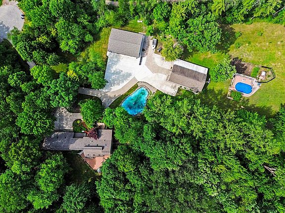 2nd image of 2632 E Pineoak Ct