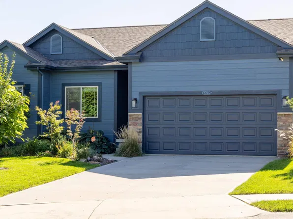 6635 Michael Cir, Papillion, NE 68133