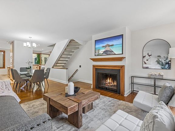 4th image of 2856 N Burling St APT 5