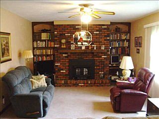 3rd image of 1305 Parkway Dr