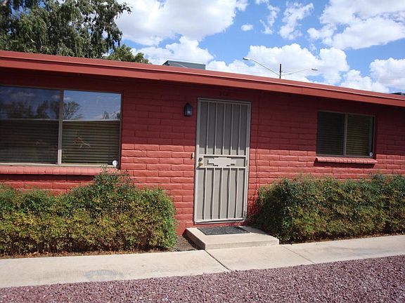 3rd image of 3041 E Blacklidge Dr