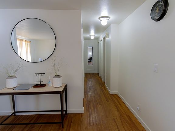 4th image of 823 W Quinalt St