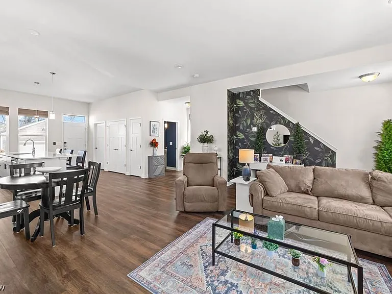 11813 Wade Park Ave — Photo 14