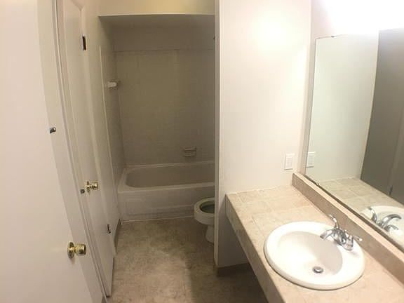 3rd image of 324-334 Bellford Ct