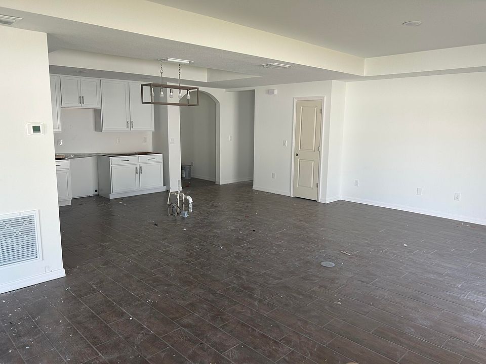 2nd image of 1305 Silva St SE