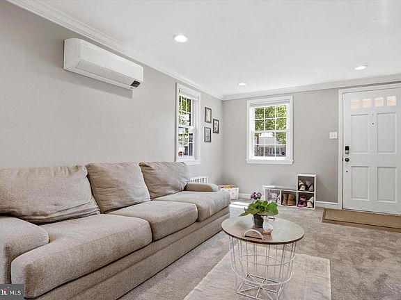 5th image of 235 W King St