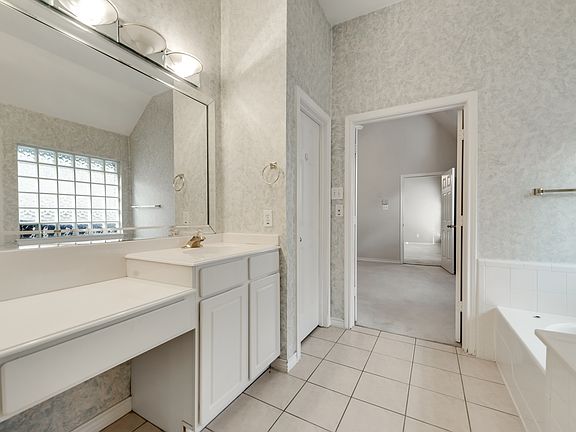 5th image of 8417 Catskill Ct