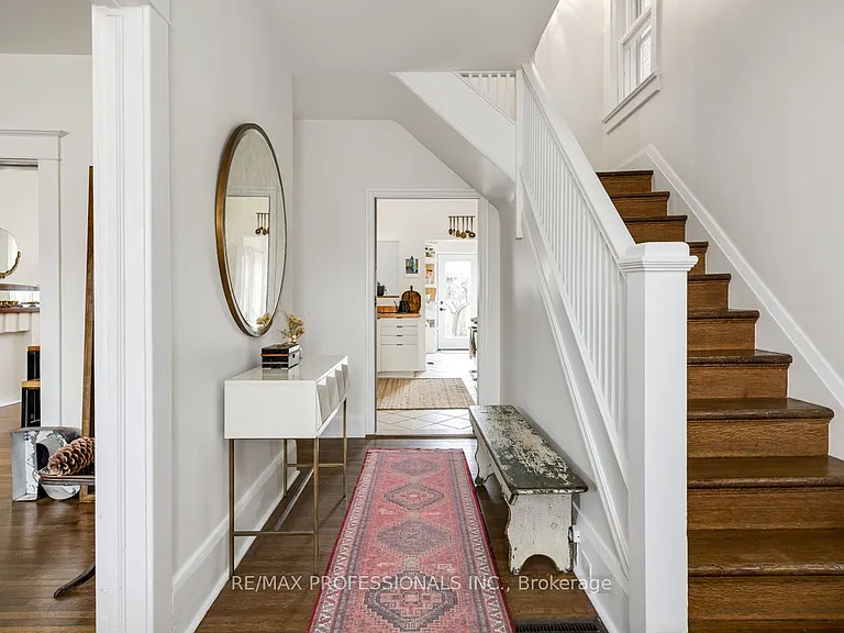 1381 Lansdowne Ave — Photo 1