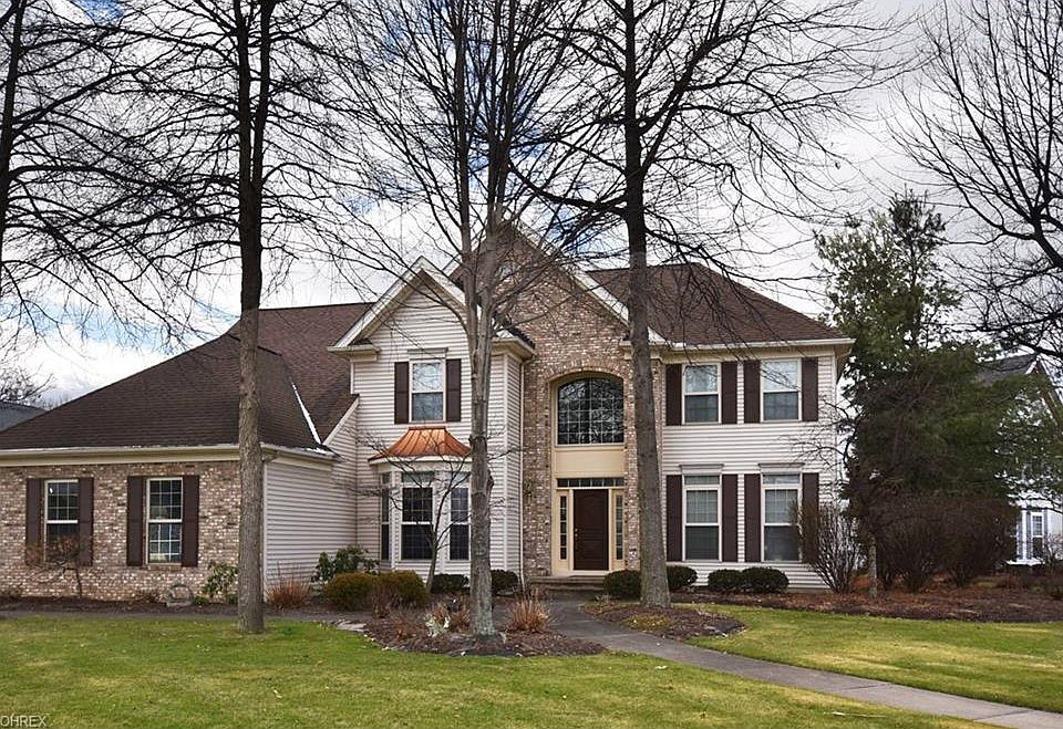 1st image of 320 Williamsburg Dr